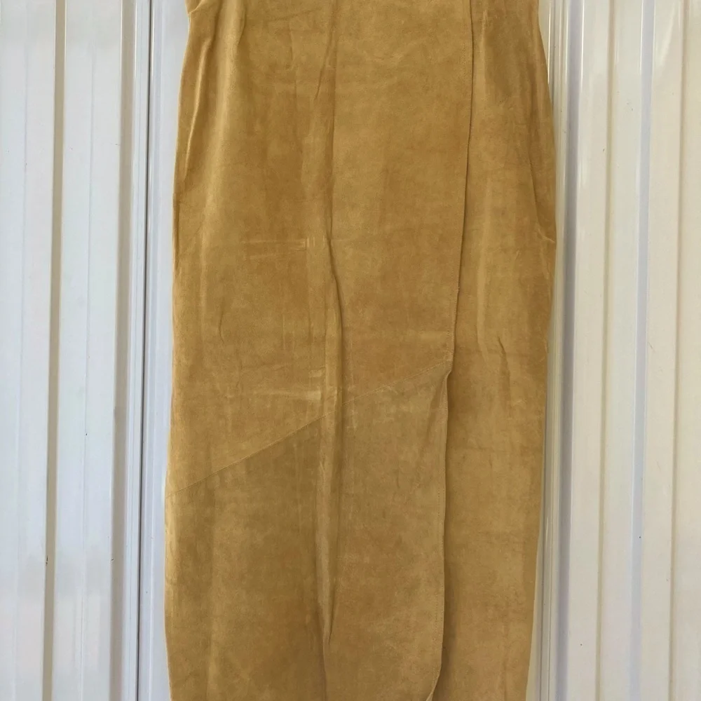 𝅺vtg  Grownbeans by Karen Groner  suede Skirt. LRG . Made in USA.